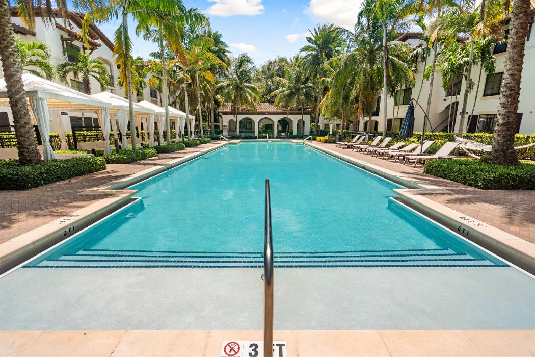 Cortland Hollywood Image