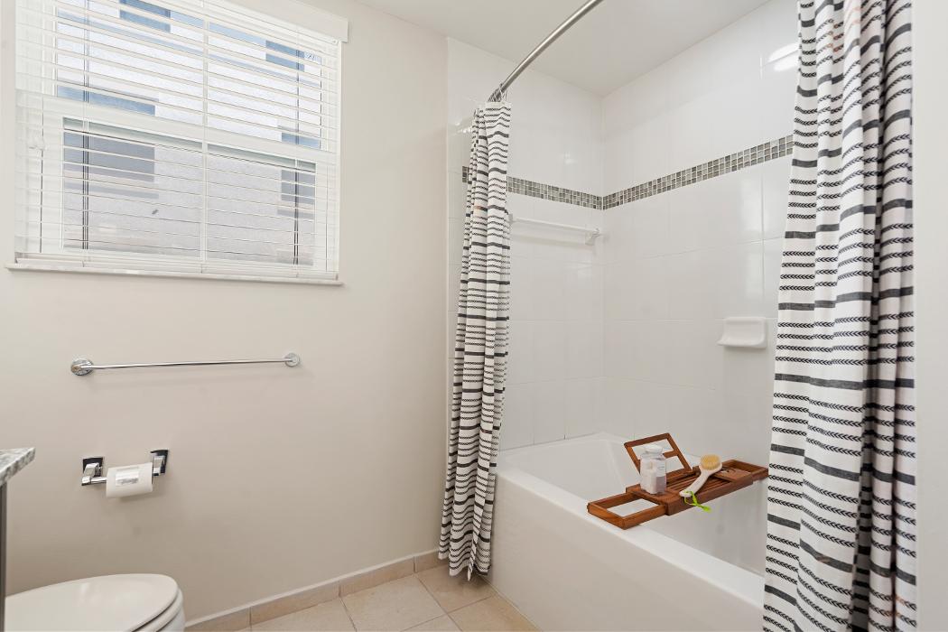 Cortland Hollywood Image