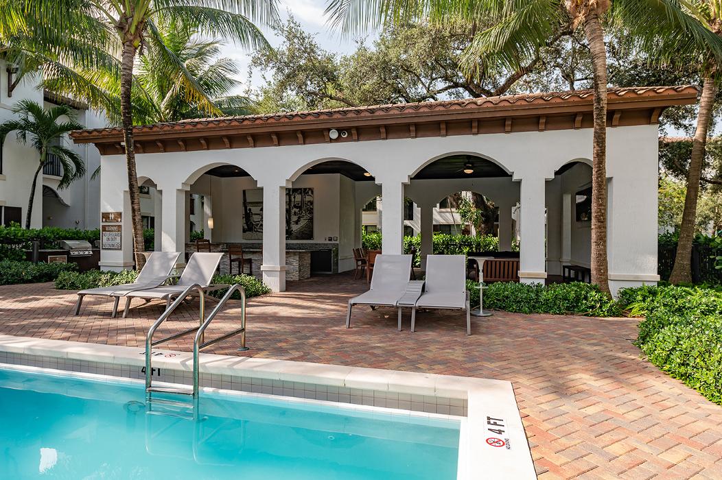 Cortland Hollywood Image