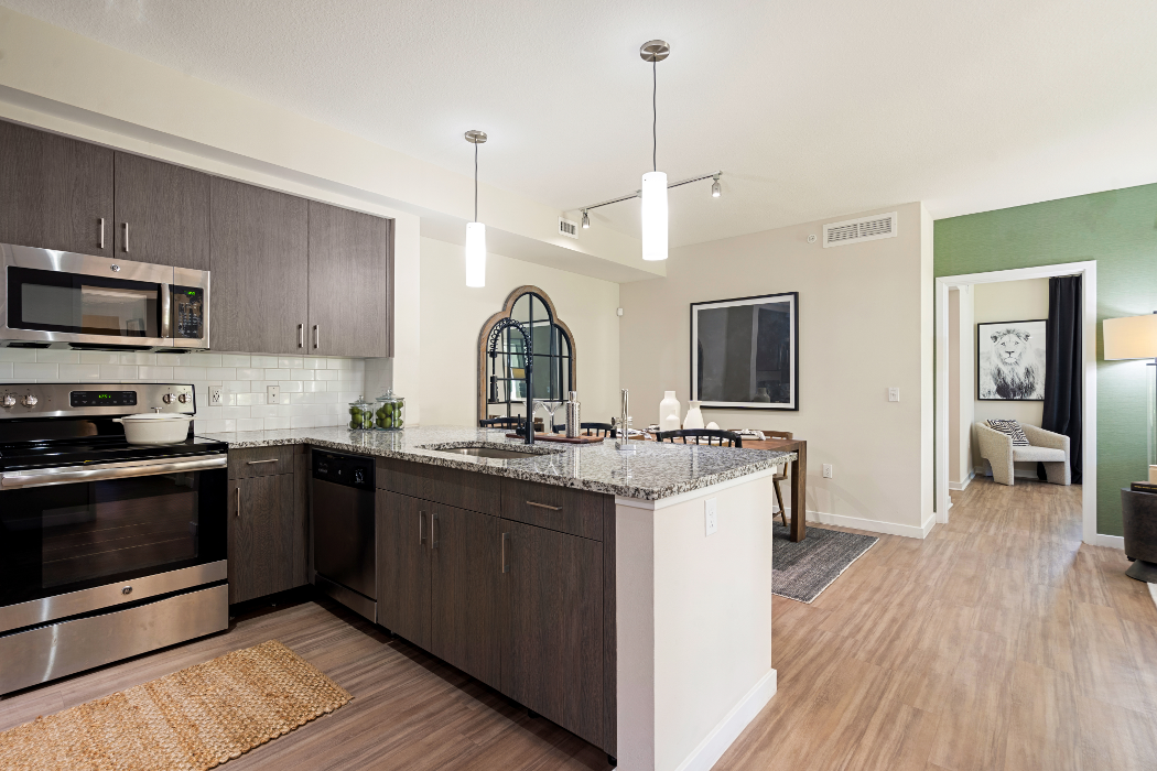 Cortland Hollywood Image