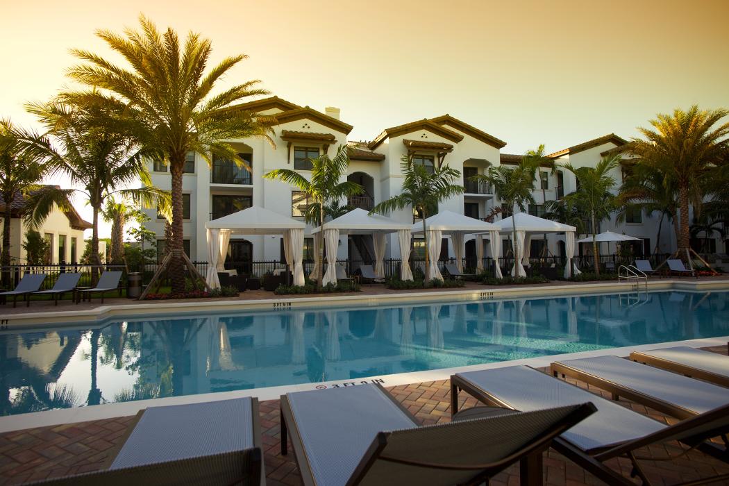 Cortland Hollywood Image