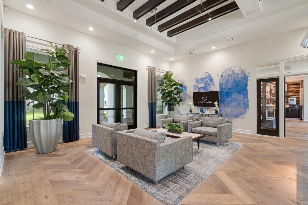 Cortland Hollywood Image