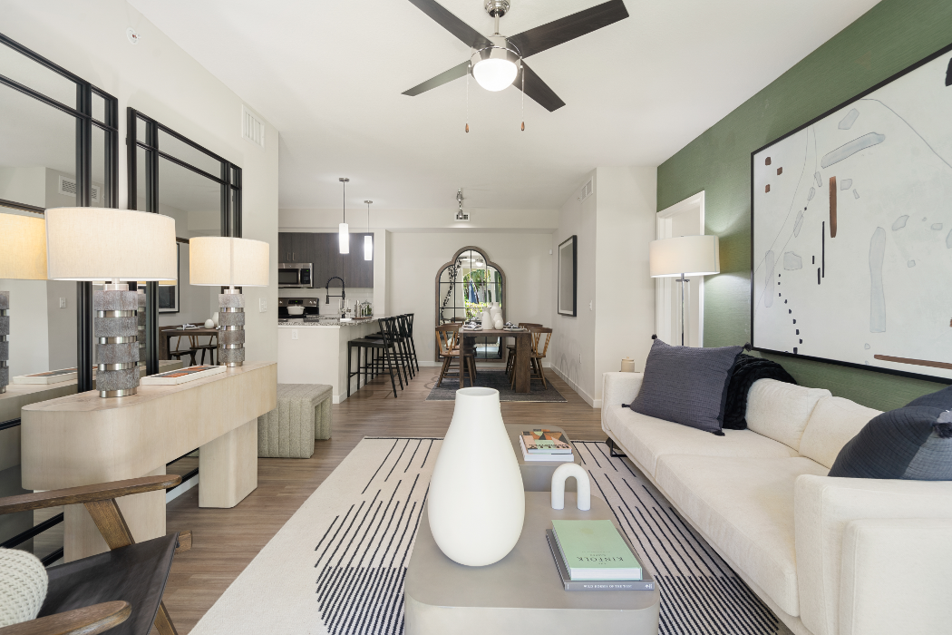 Cortland Hollywood Image