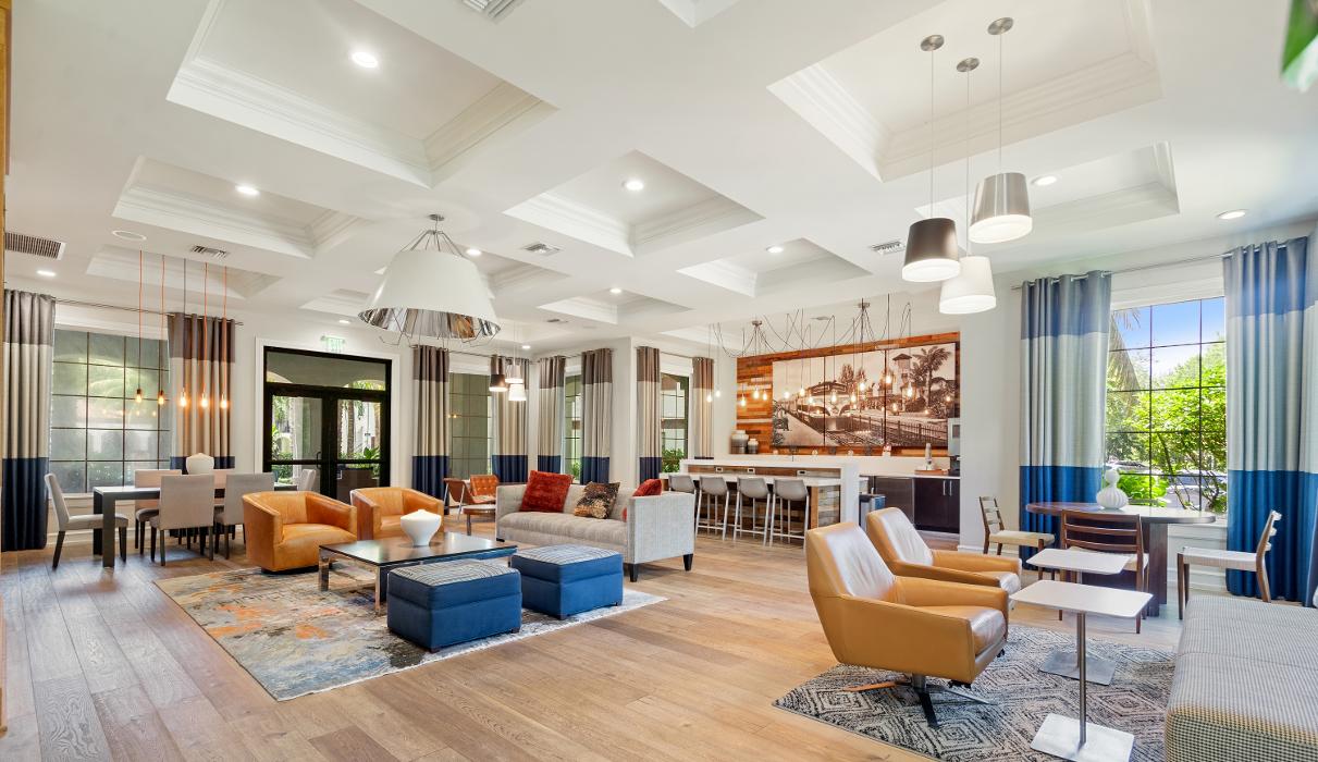 Cortland Hollywood Image