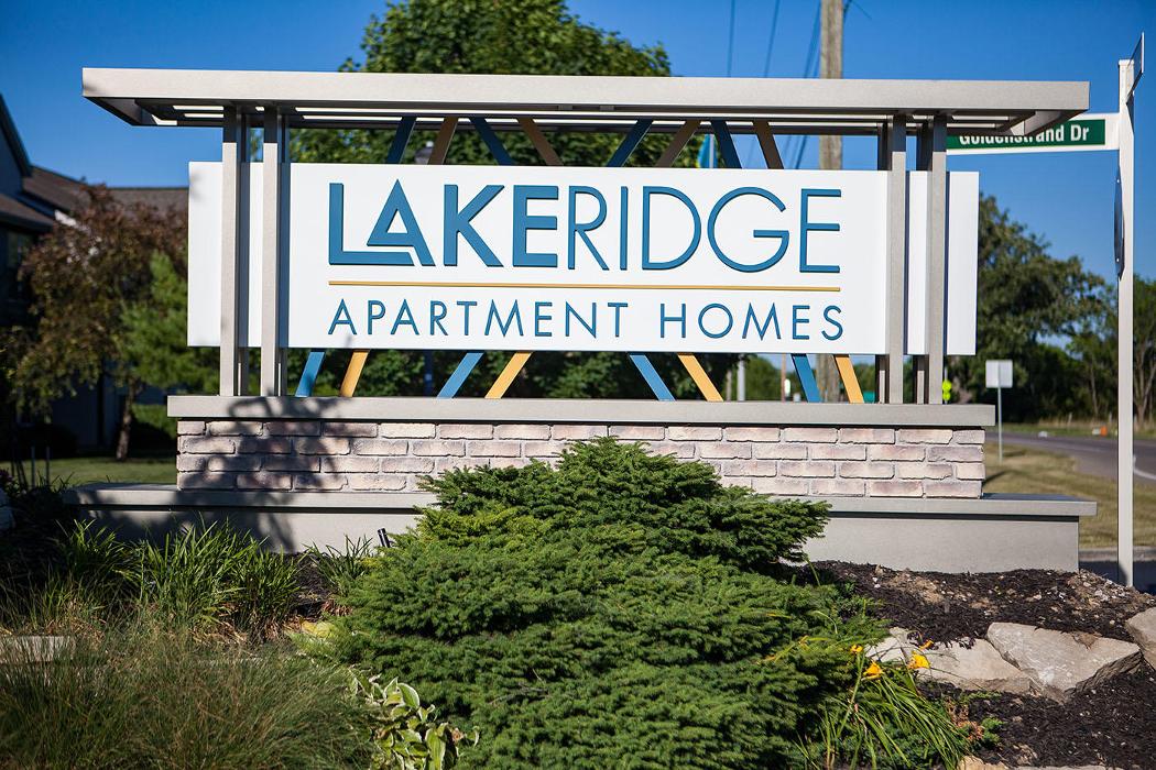 Lake Ridge by Cortland Logo