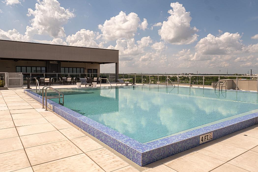 Cortland on Orange Image