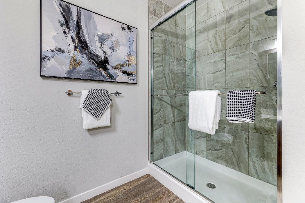 Cortland on Orange Image