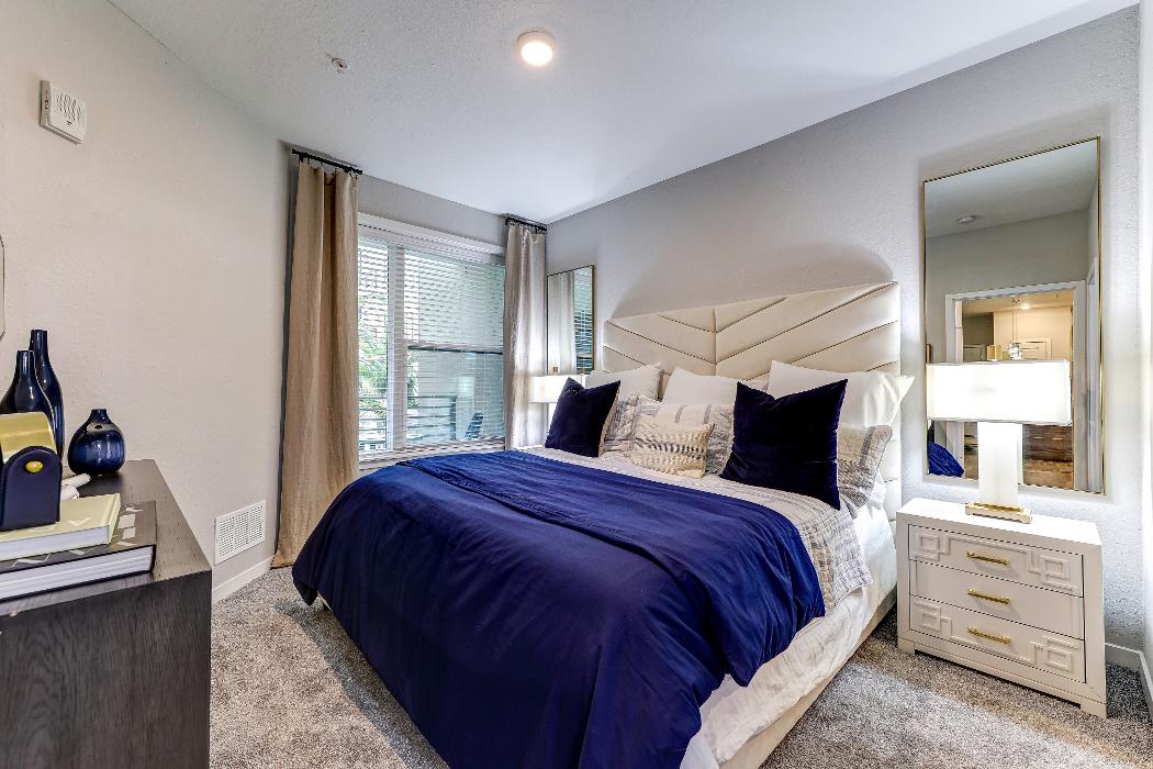 Cortland on Orange Image