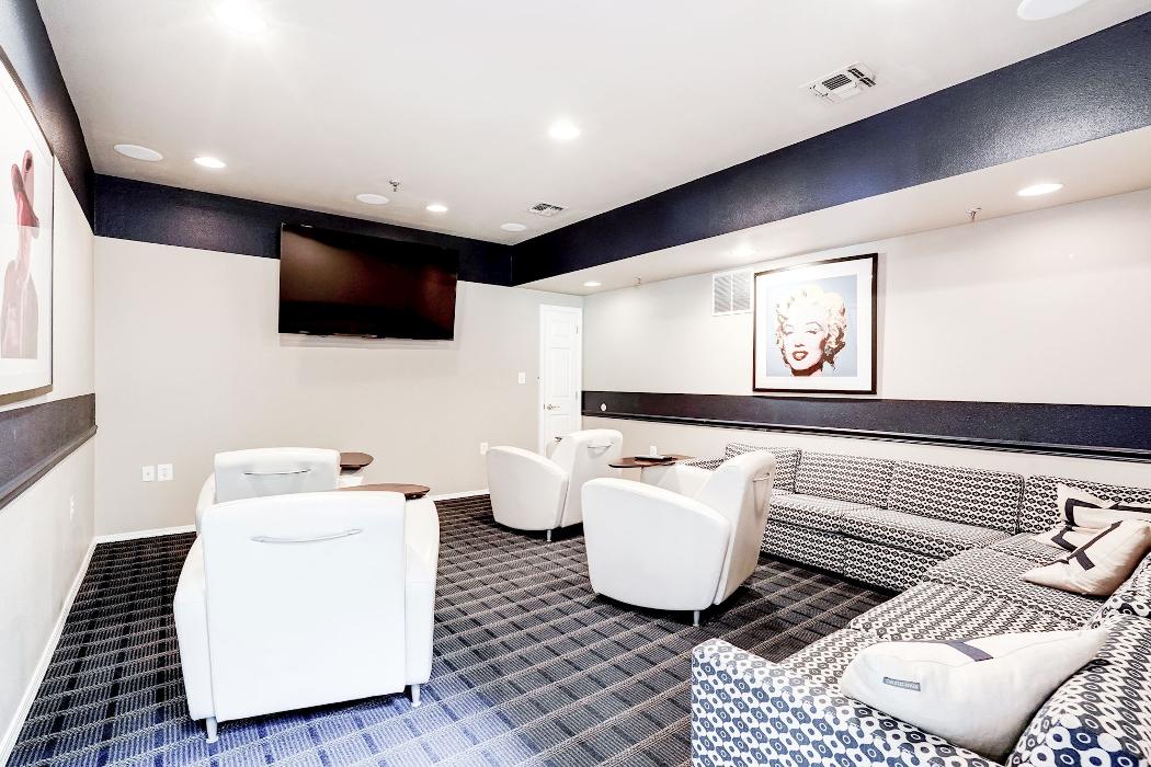 Cortland Van Dorn Image