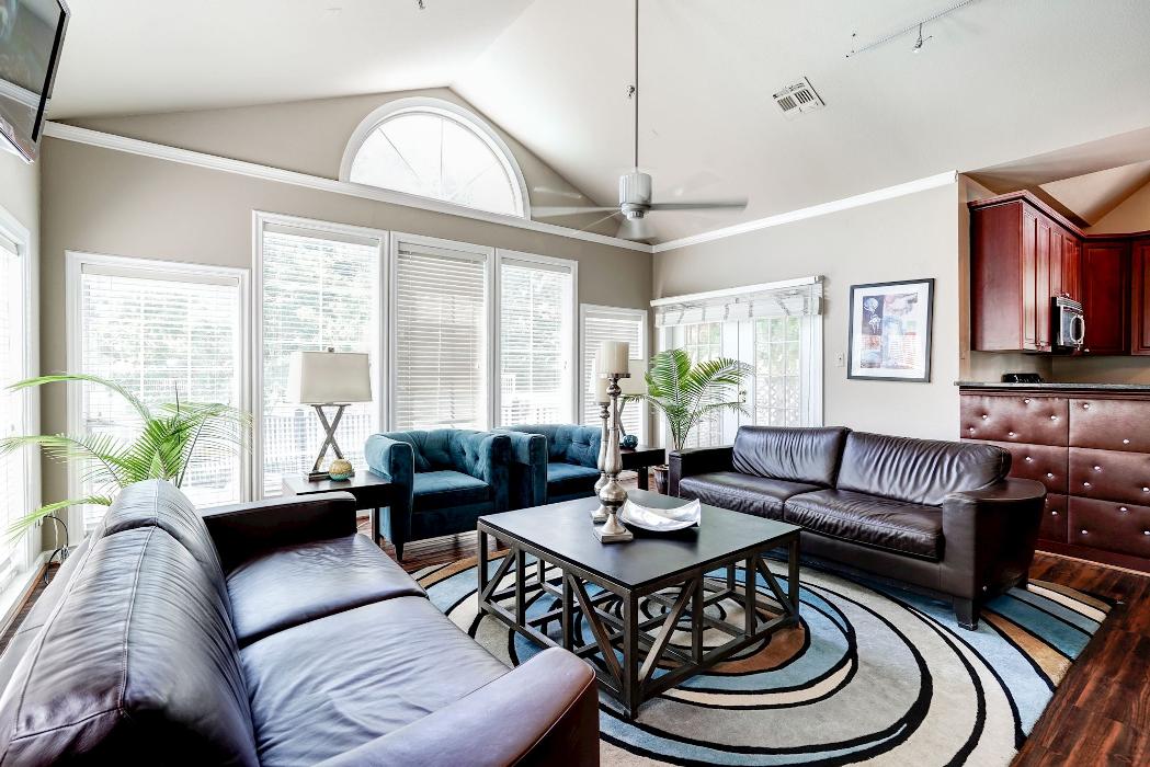 Cortland Van Dorn Image