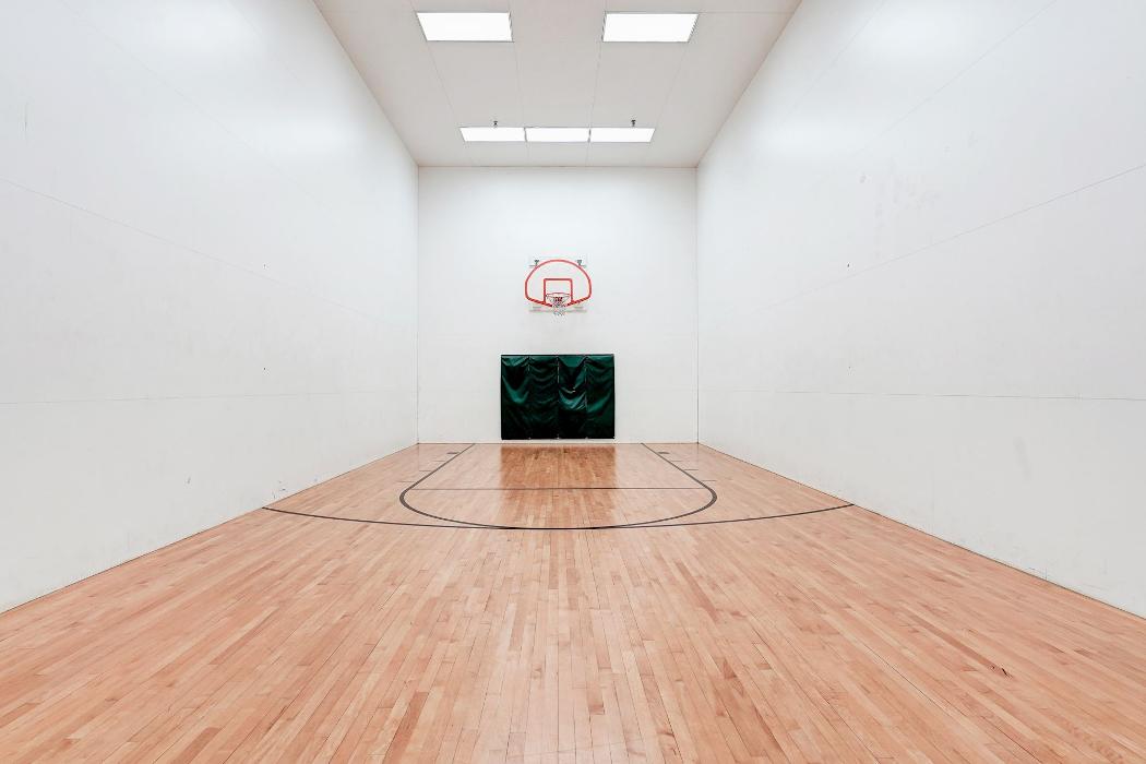 Cortland Van Dorn Image