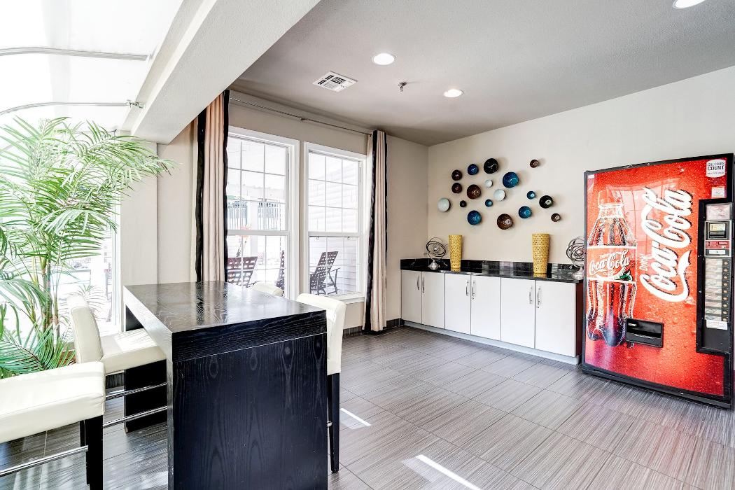 Cortland Van Dorn Image