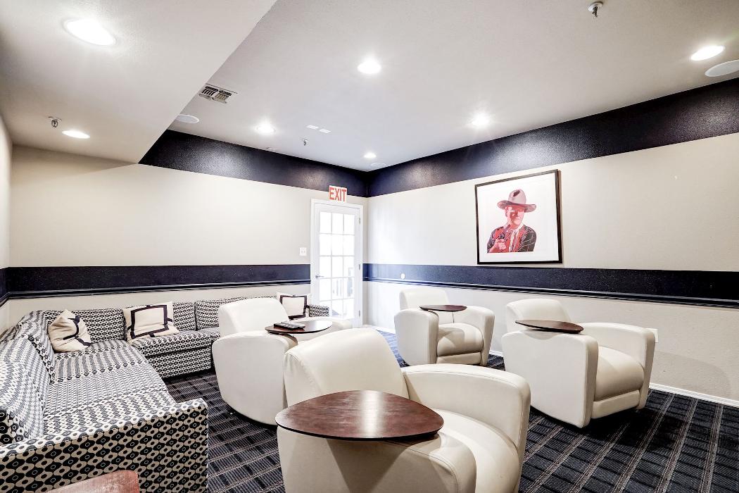 Cortland Van Dorn Image