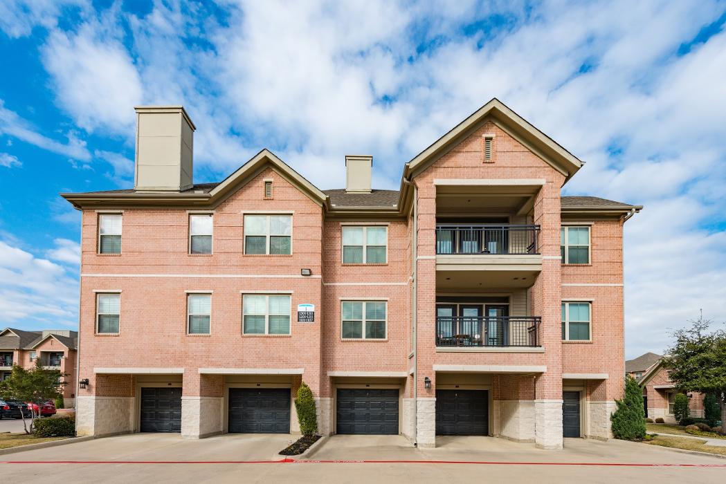 Cortland Waters Edge Image