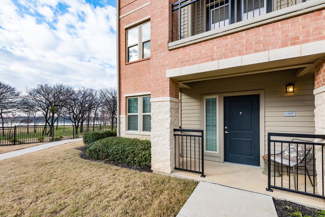 Cortland Waters Edge Image