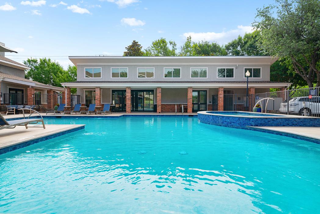 Cortland Ridglea Image