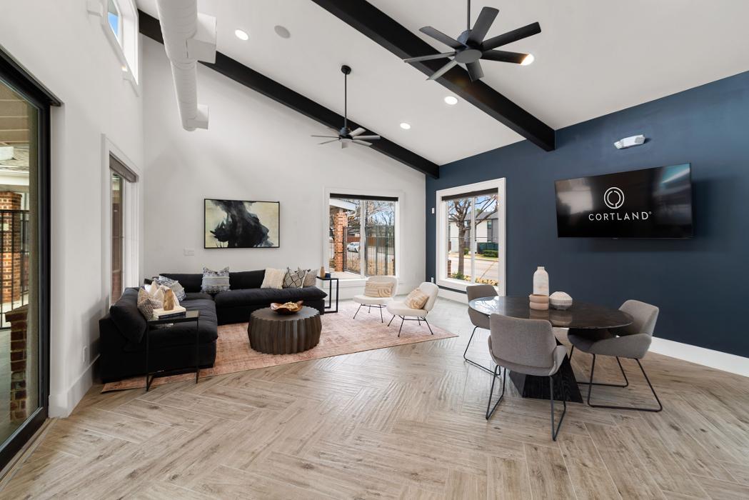 Cortland Ridglea Image