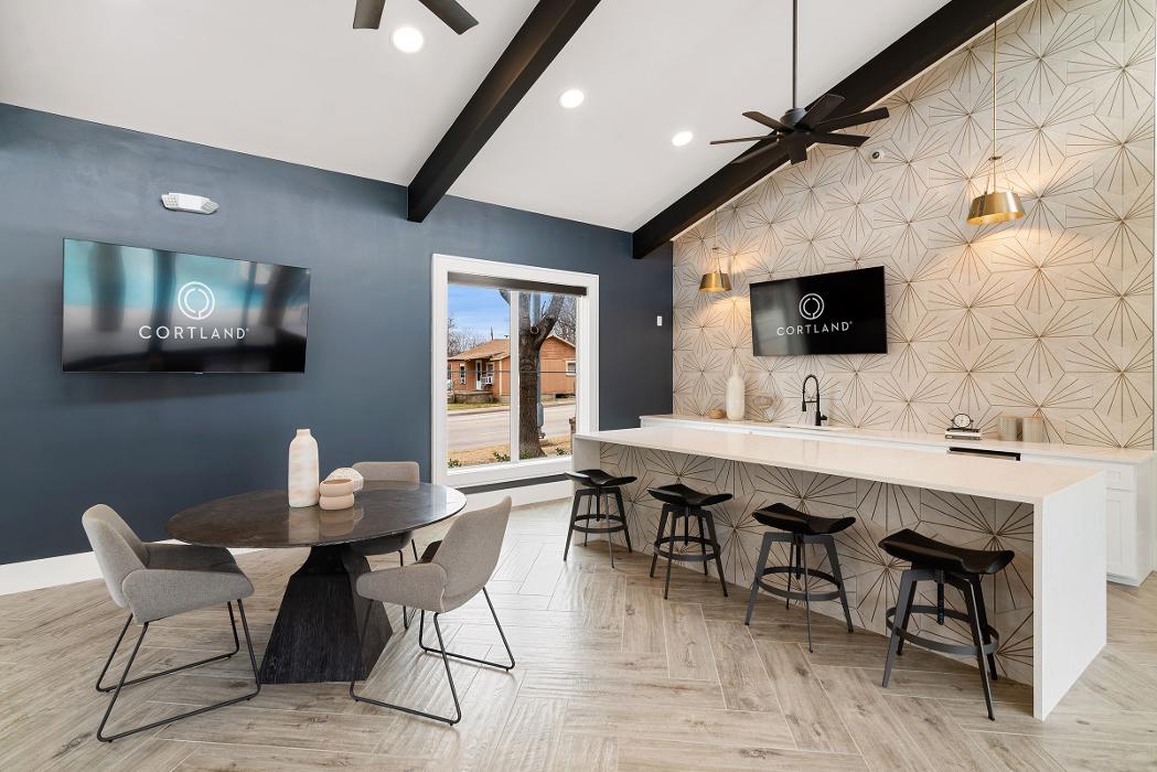 Cortland Ridglea Image