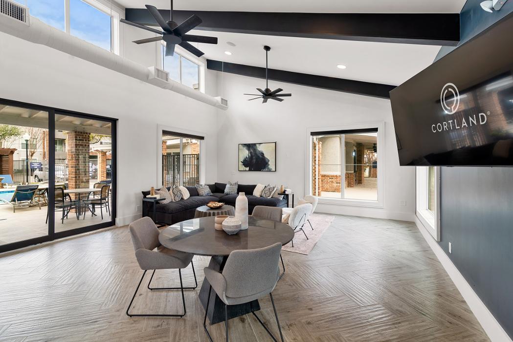 Cortland Ridglea Image