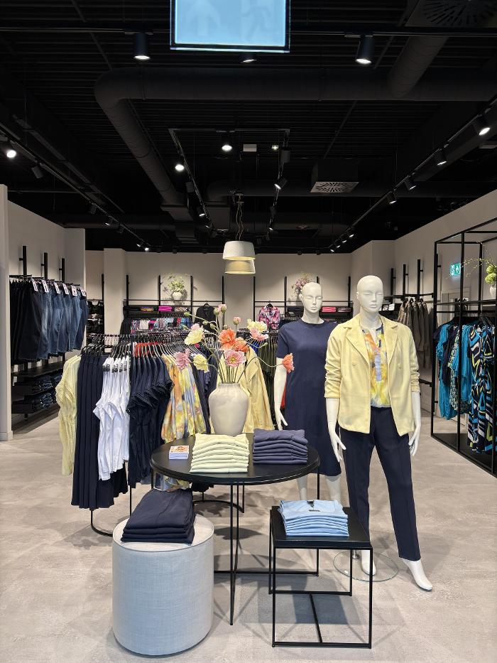 Ulla Popken | Große Größen | Leer Ems Park, Nüttermoorer Straße in Leer (Ostfriesland)