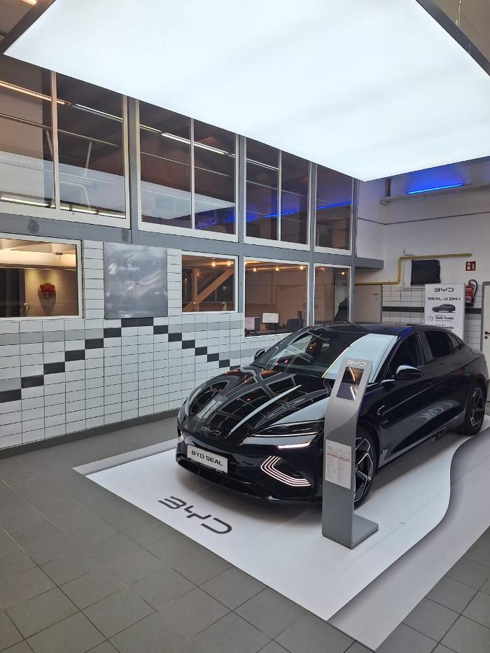 ELLENSOHN - Das Autohaus Dornbirn BYD, Schwefel in Dornbirn