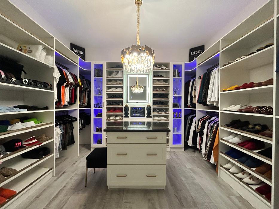 Up Closets of Pinellas County Image