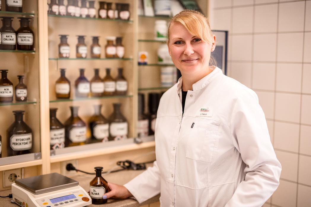 Rosen-Apotheke, Friedrichplatz in Forst (Lausitz)