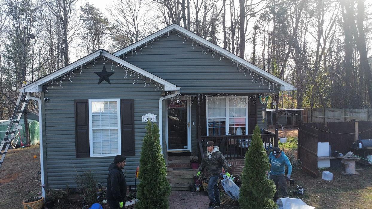 Kenneth Daniel Roofing Image