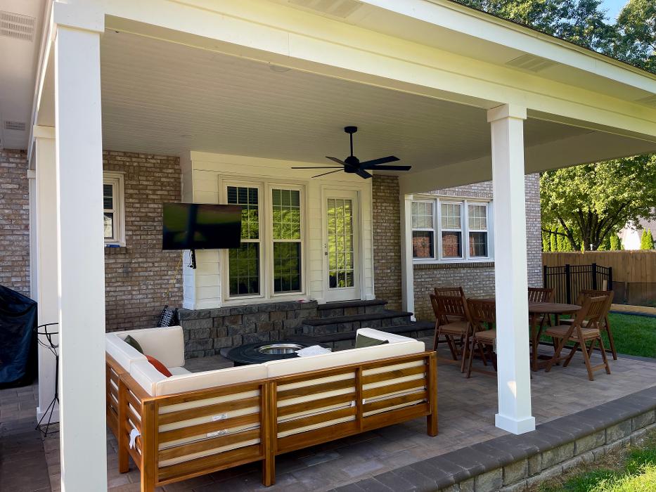 Preferred Outdoor Designs LLC Logo