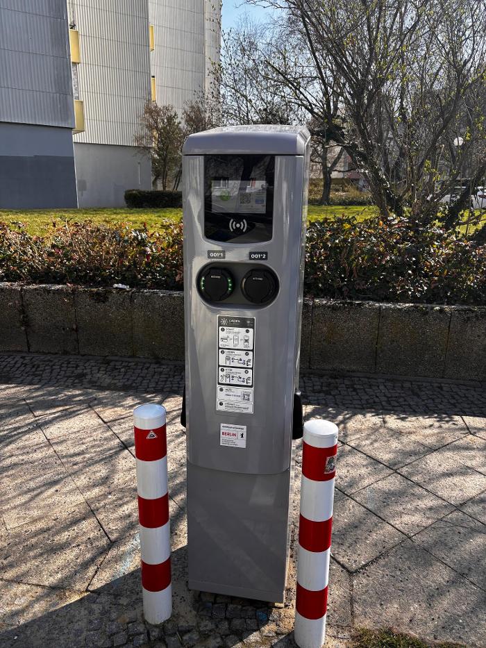 TotalEnergies Charging Station, Eugen-Bolz-Kehre in Berlin