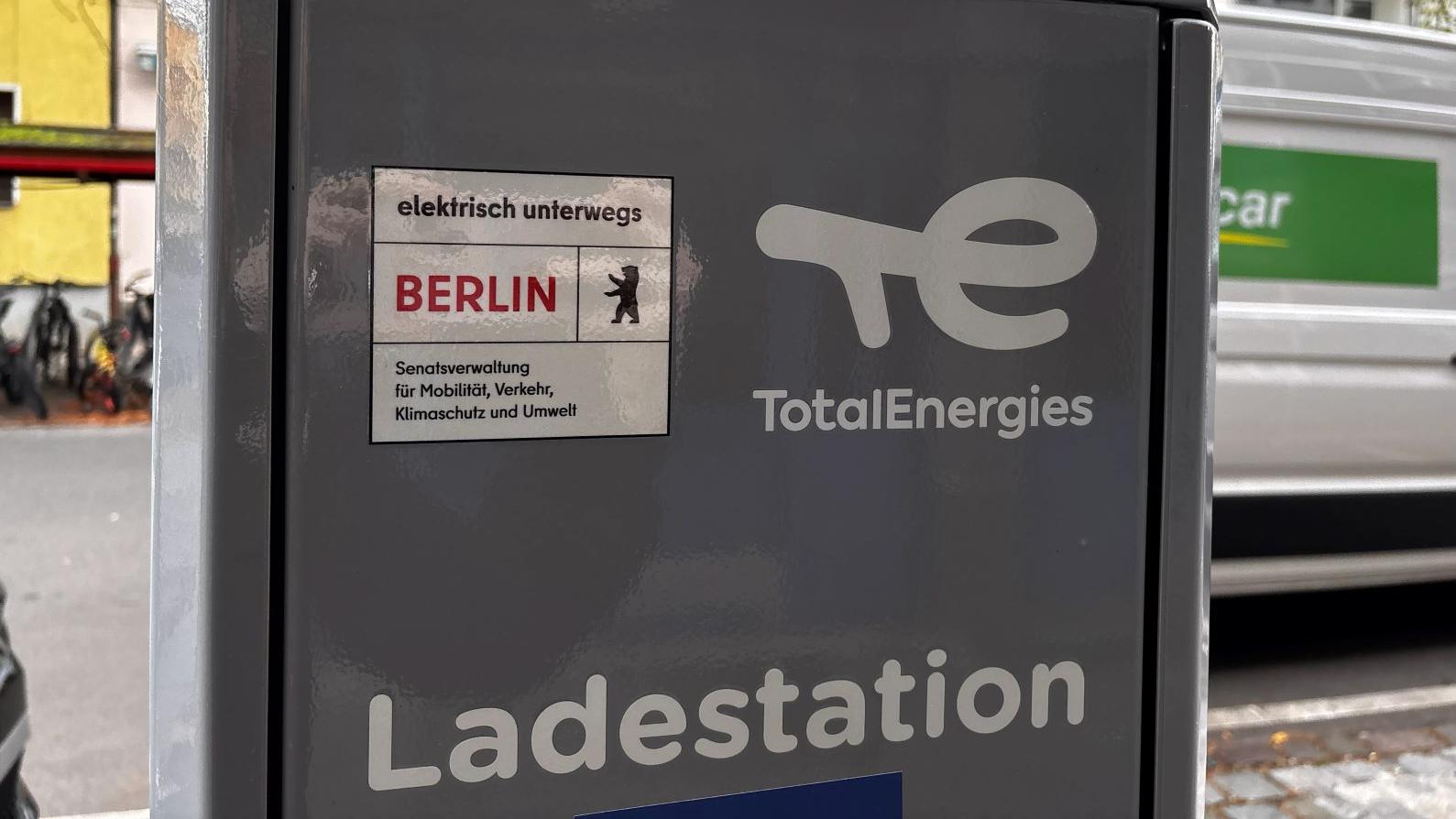 TotalEnergies Charging Station, Albestraße in Berlin