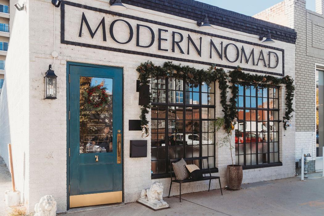 Modern Nomad Home Image