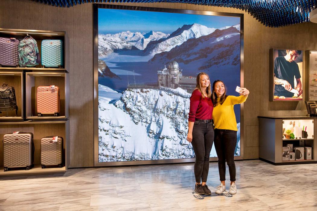 Top of Europe Flagship Store, Höheweg in Interlaken