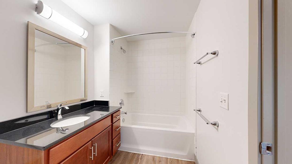 Midtown Crossing Apartments Image