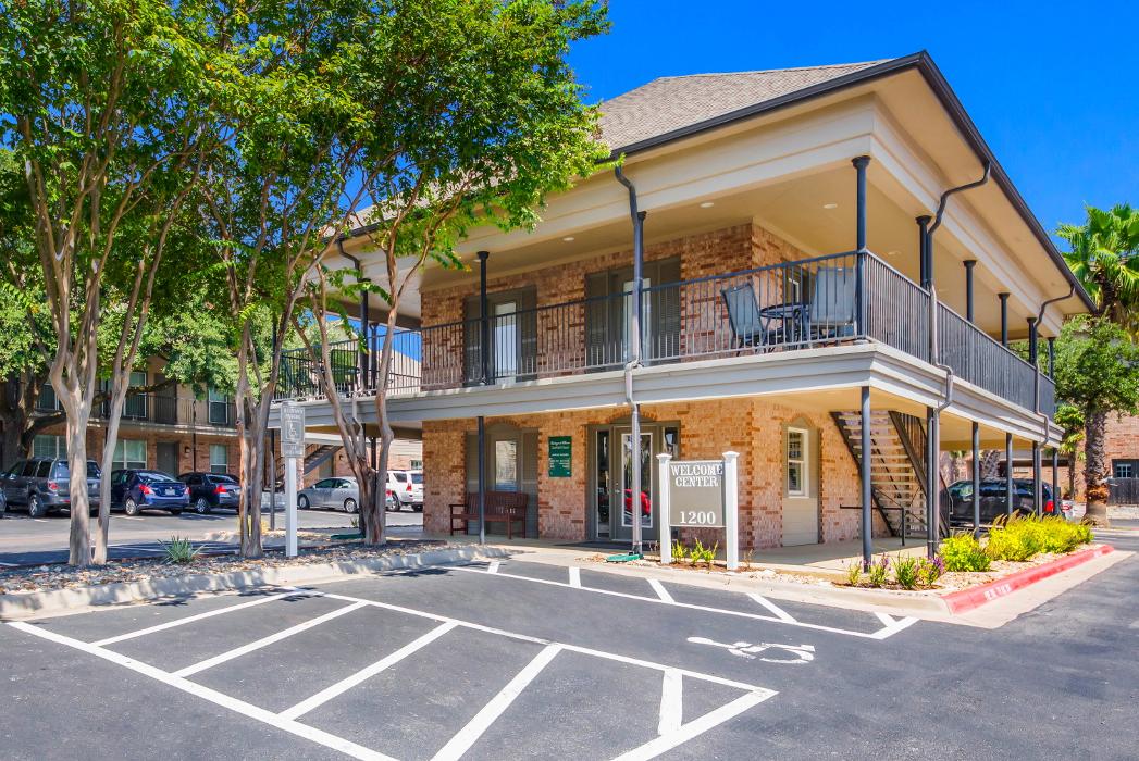 The Lowell at Mueller Logo