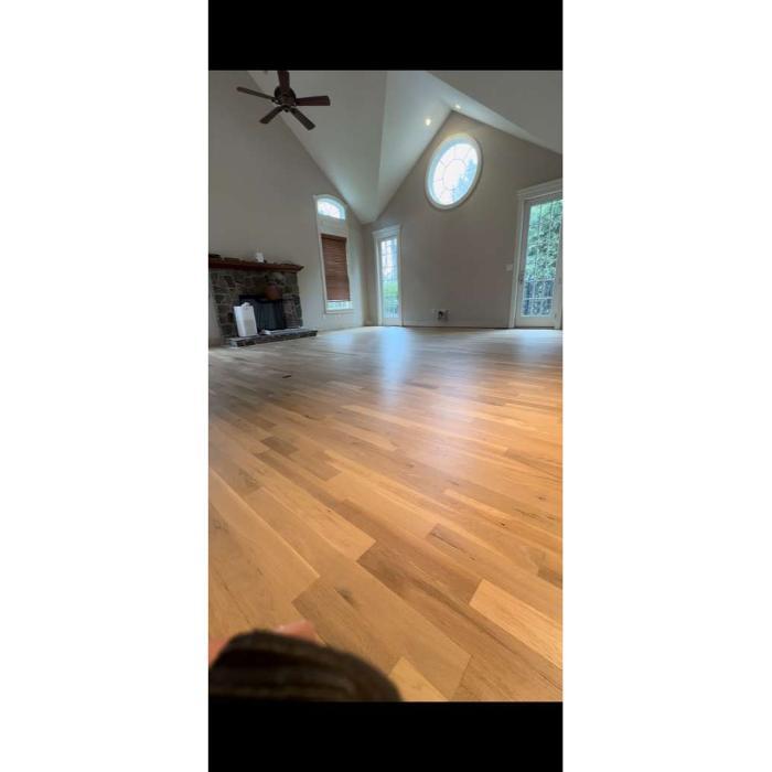 The Queen Hardwood Floors Image