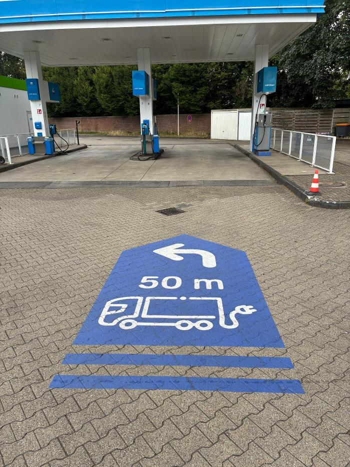 Aral pulse Ladestation, Mülheimer Zubringer in Köln