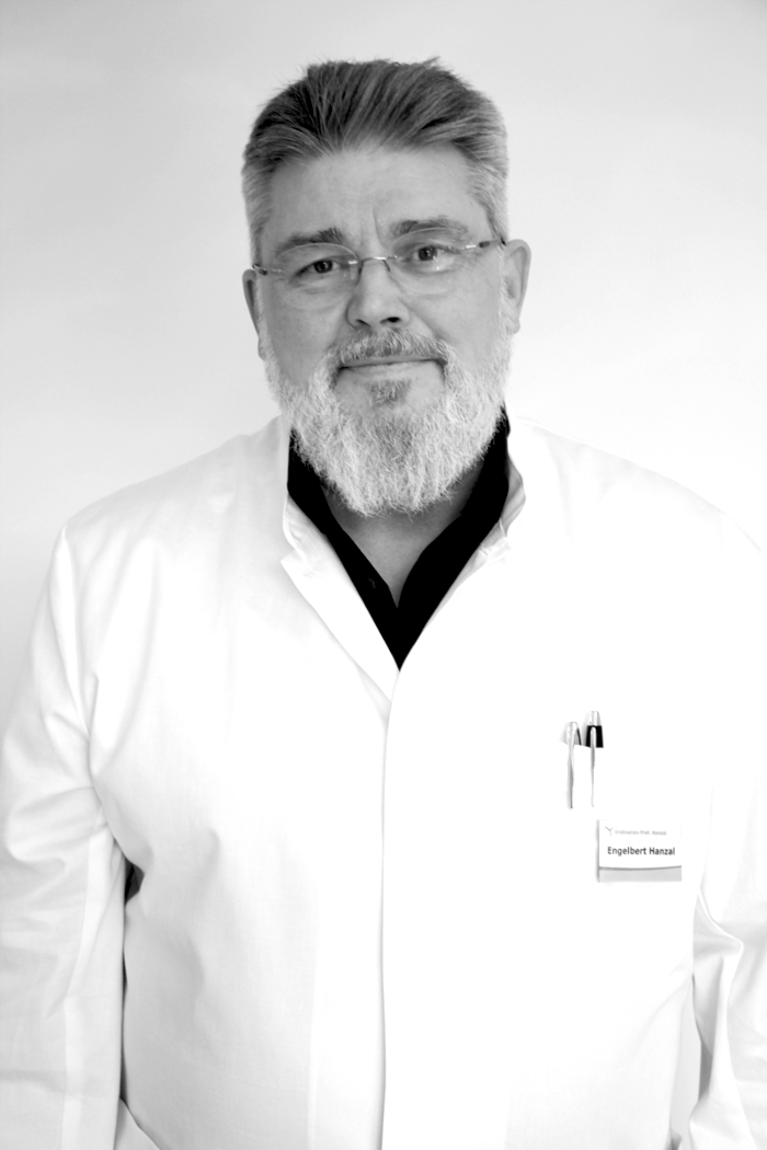 ao. Univ. Prof. Dr. Engelbert Hanzal, Stadtplatz in Klosterneuburg