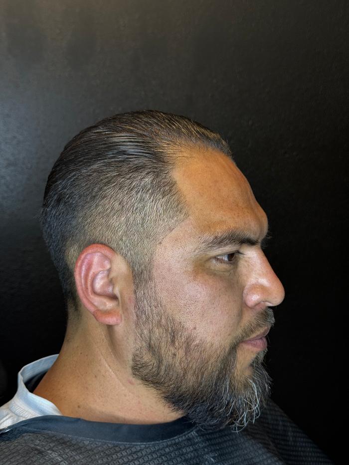 Gordito Peinado Barbershop Haircuts Beards Shaves Color Image