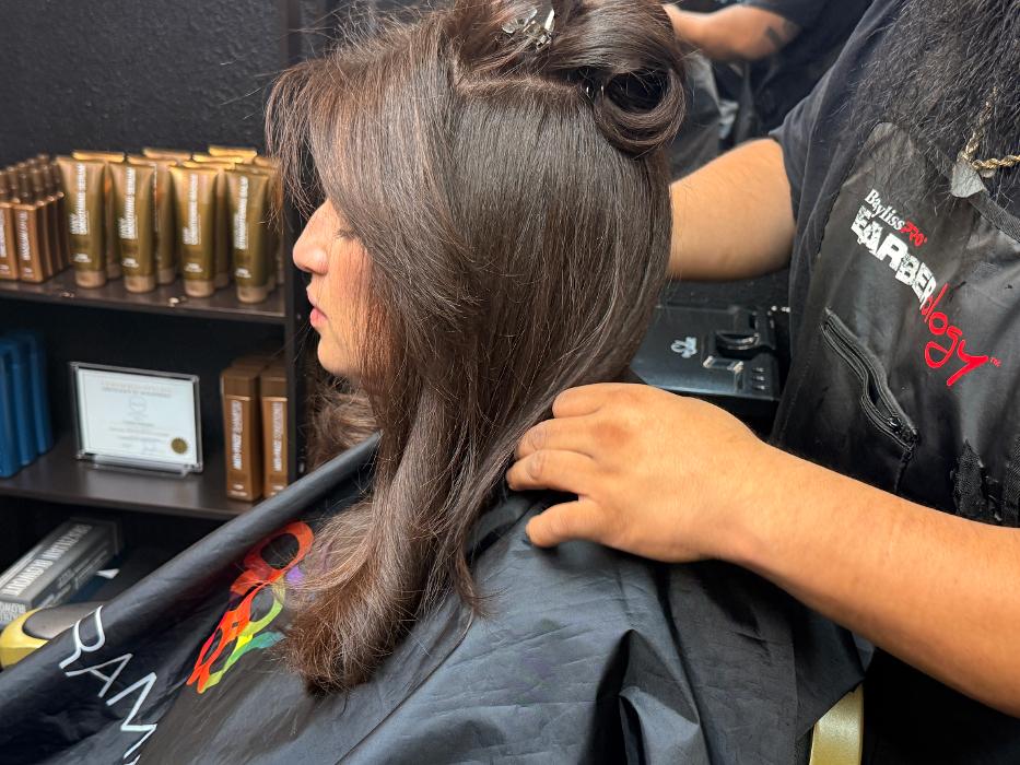 Gordito Peinado Barbershop Haircuts Beards Shaves Color Image