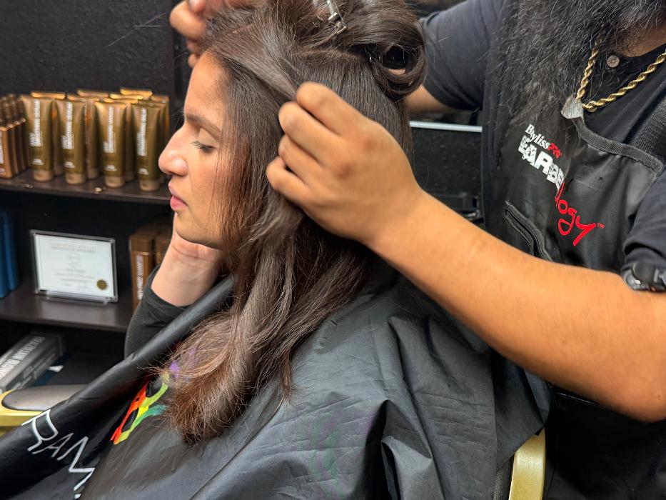 Gordito Peinado Barbershop Haircuts Beards Shaves Color Image