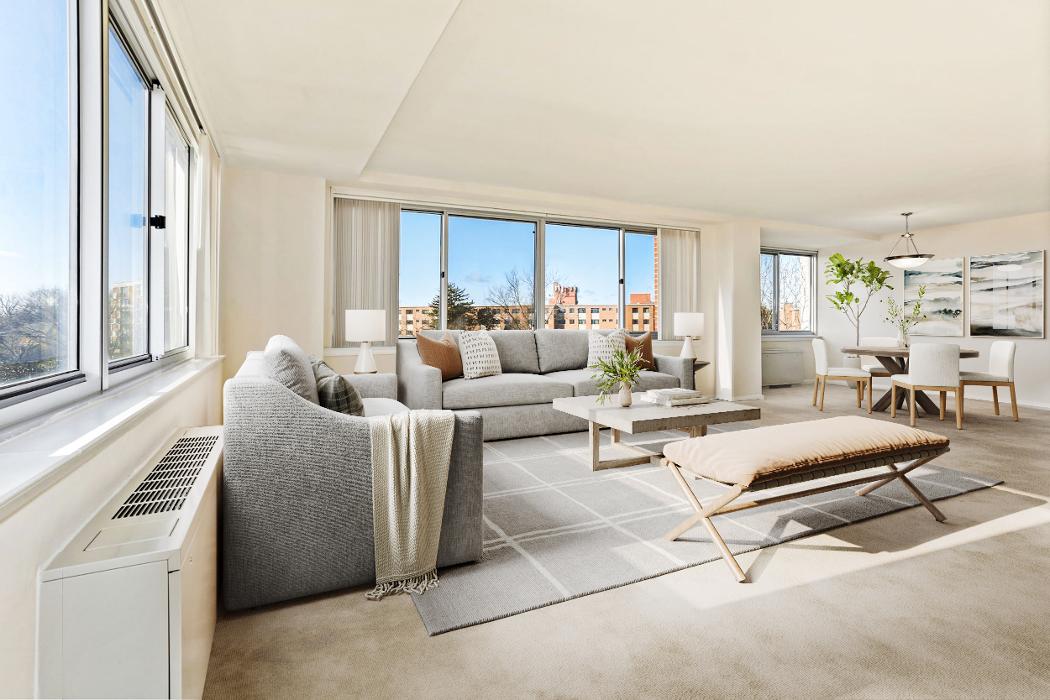 The James at Riverhouse Apartments