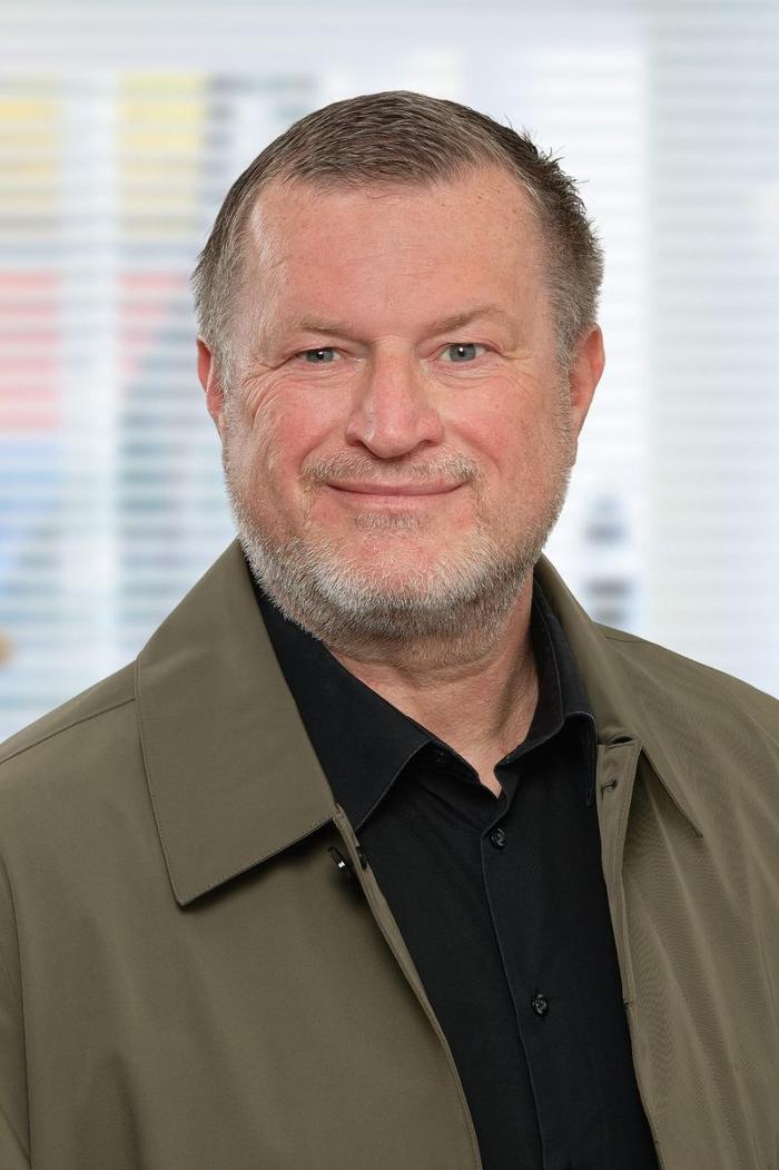 ERGO Versicherung Claus Adam, Mathias-Brüggen-Straße in Köln