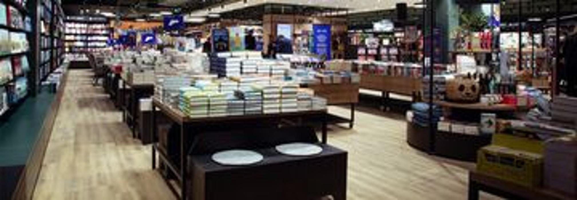 Thalia Vösendorf - Westfield Shopping City Süd, Allee in Vösendorf