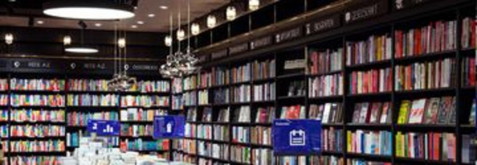 Thalia Vösendorf - Westfield Shopping City Süd, Allee in Vösendorf