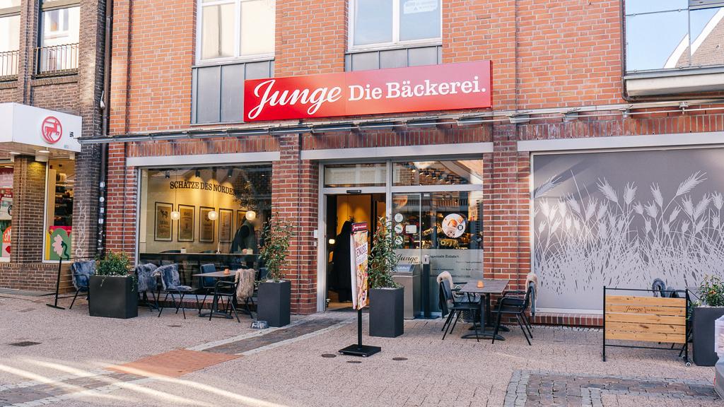 Junge Die Bäckerei., Kurze Straße in Stade