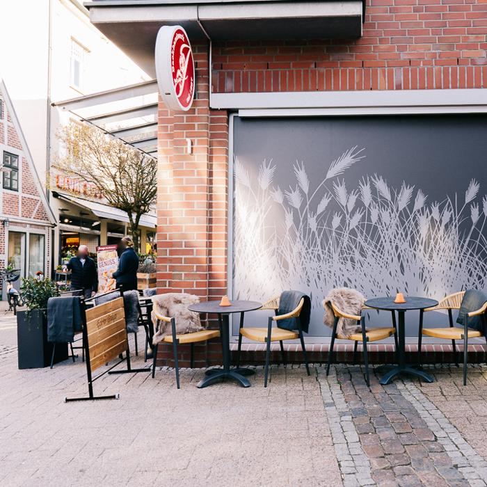 Junge Die Bäckerei., Kurze Straße in Stade