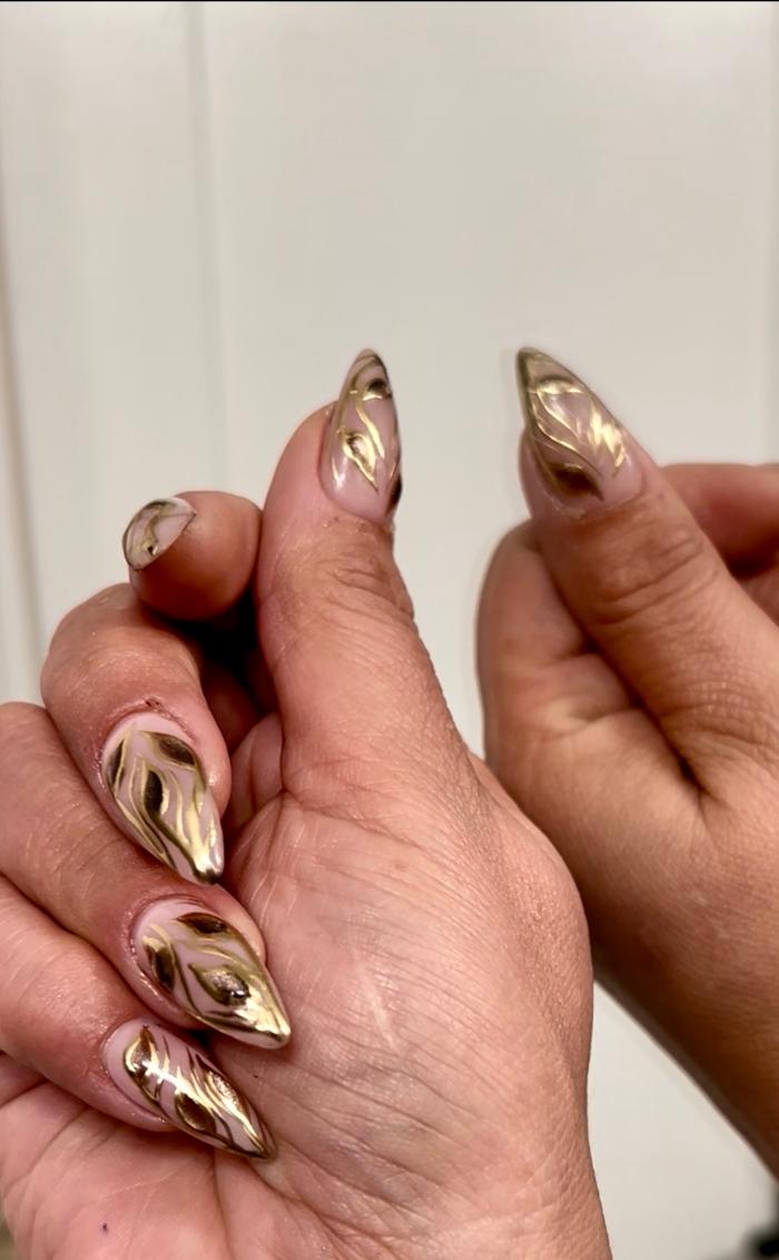 Cataleyas nail salon and boutique Image