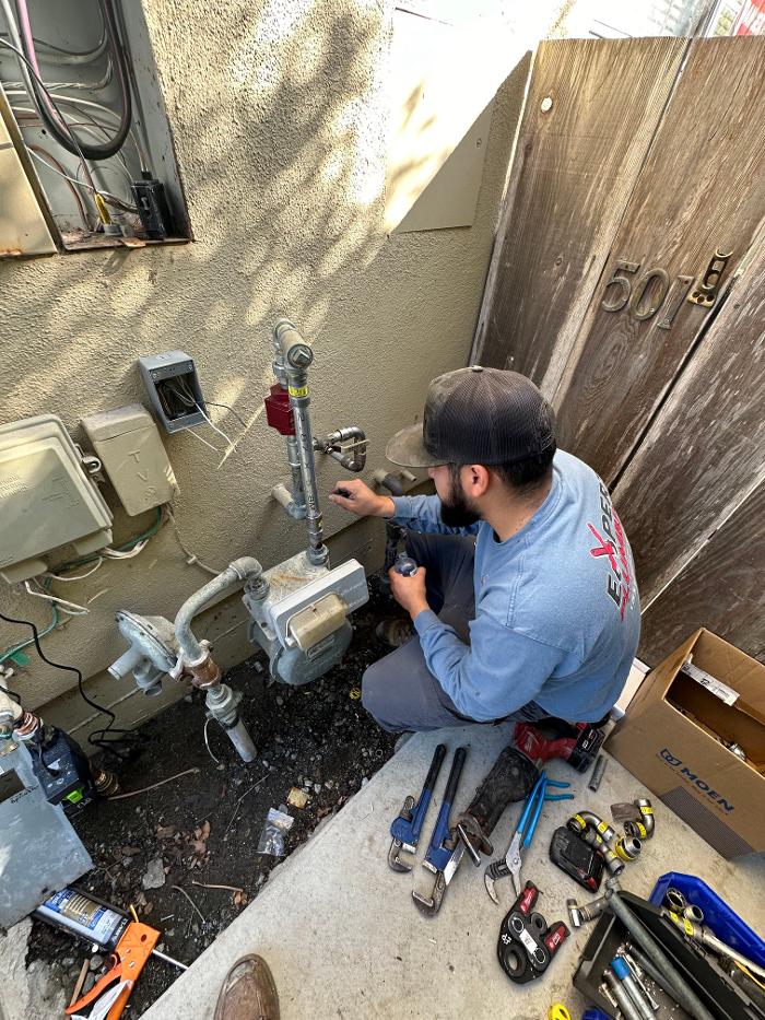 Expert Plumbing & Water Heaters, Inc. Image