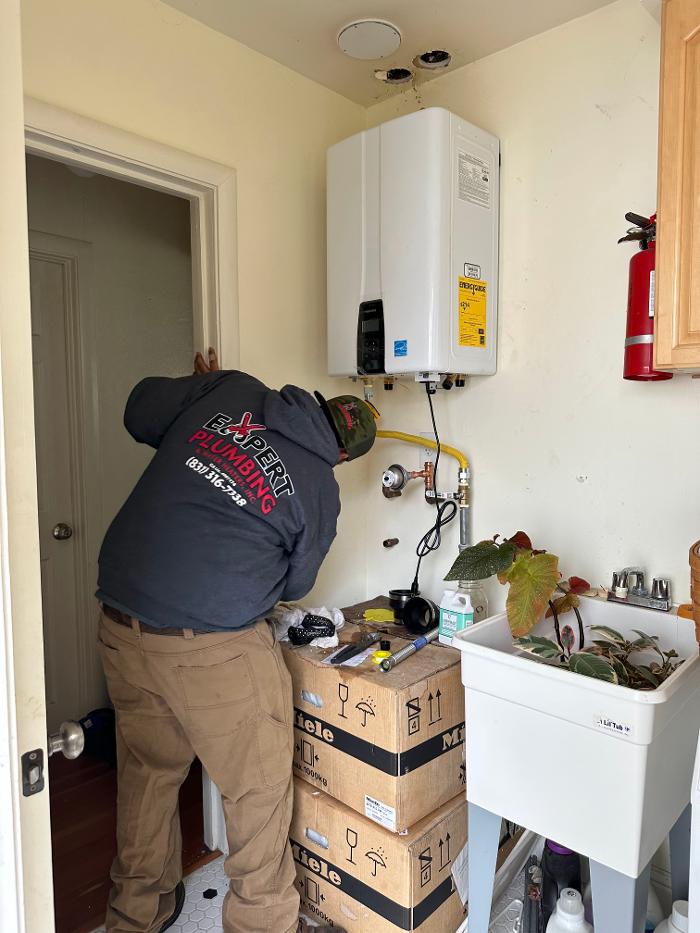 Expert Plumbing & Water Heaters, Inc. Image